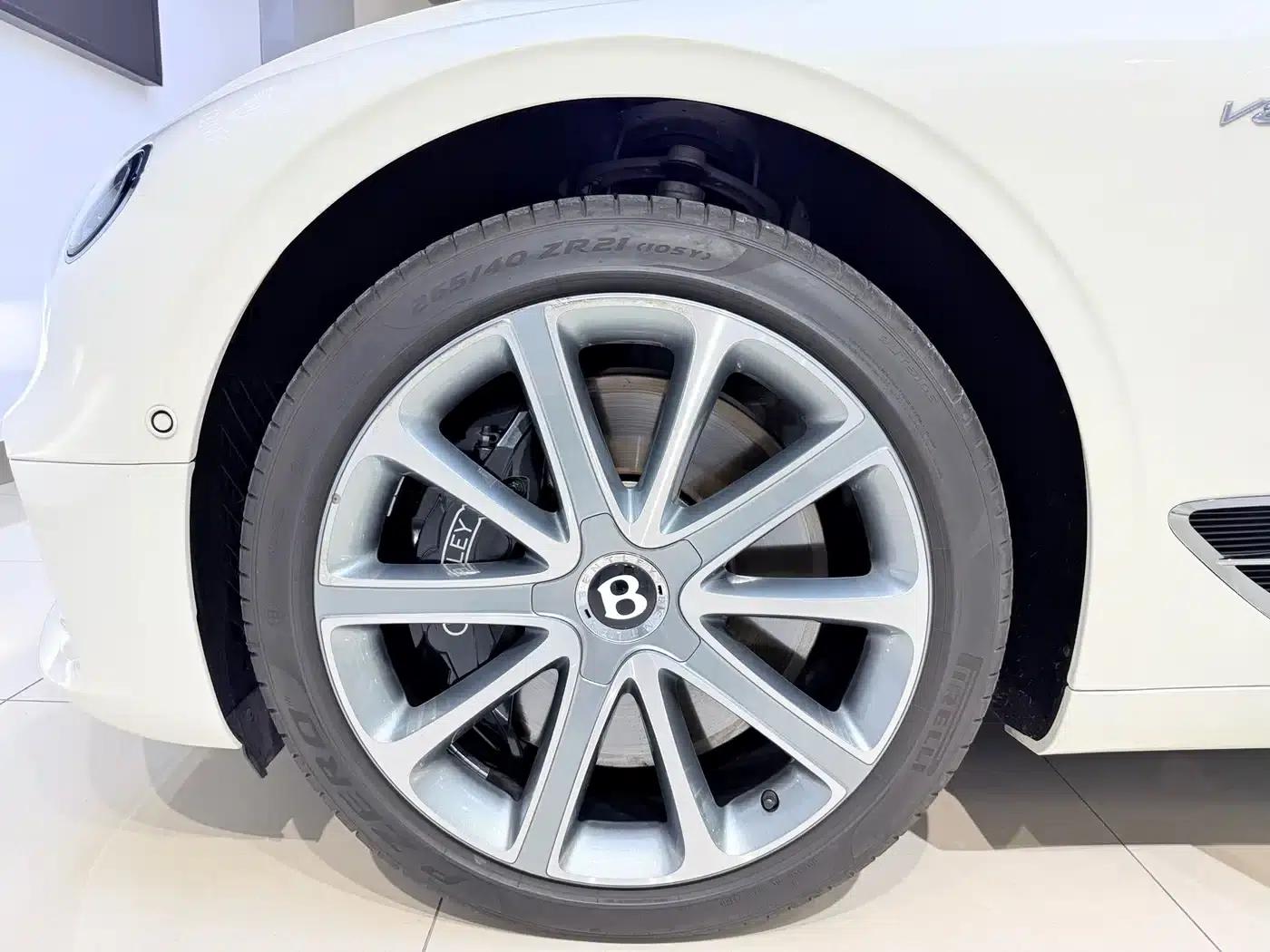 2020 Continental 4.0T GT V8 Convertible — миниатюра 7