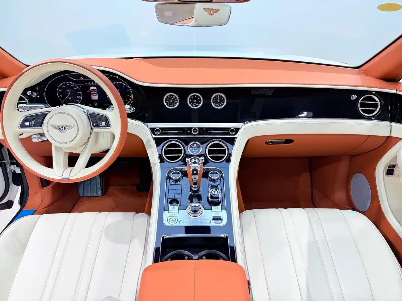 2020 Continental 4.0T GT V8 Convertible — миниатюра 8