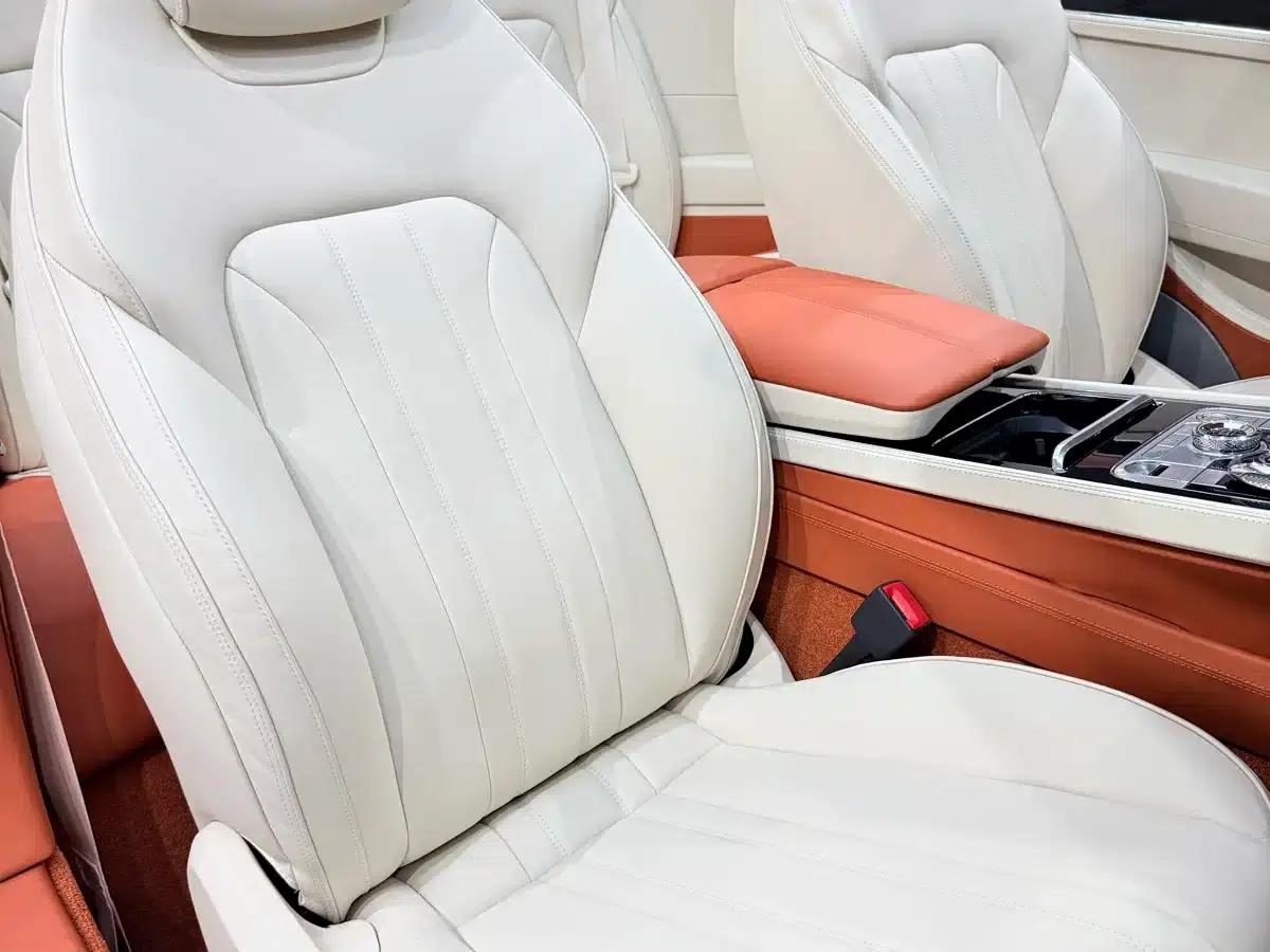 2020 Continental 4.0T GT V8 Convertible — миниатюра 10