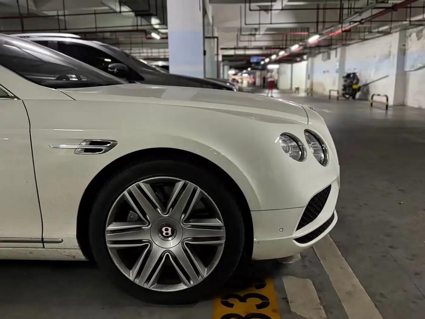 2017 Continental 4.0T GT V8 Standard Edition — миниатюра 7