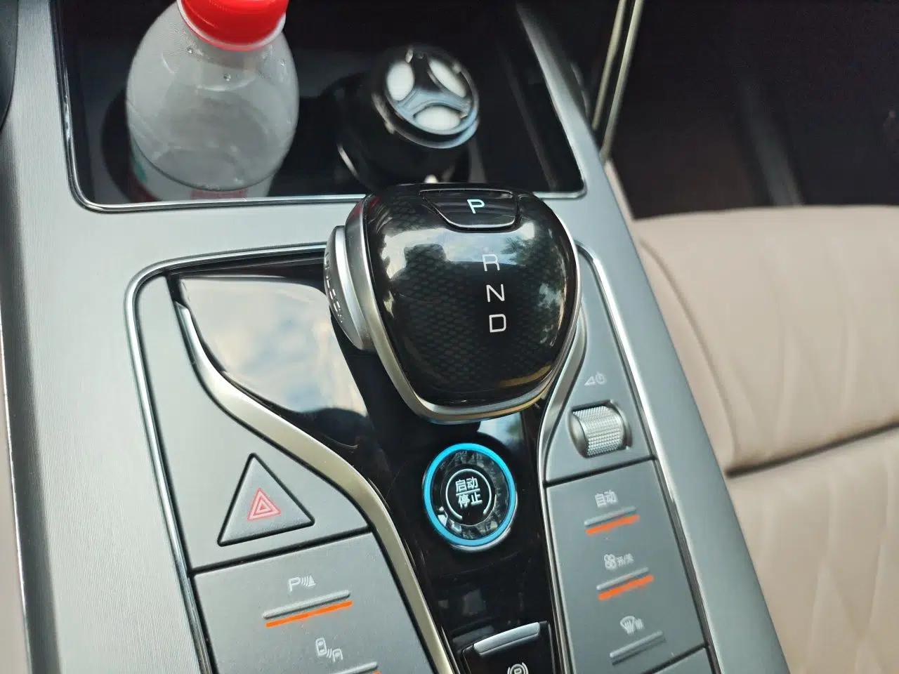 BYD Tang New Energy 2024 DM-i Glory Edition 200KM Flagship Model — миниатюра 14