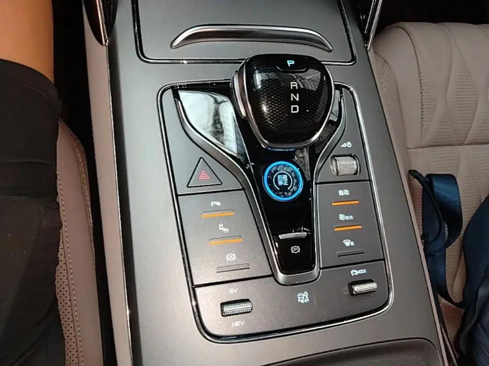 BYD Tang New Energy 2024 DM-i Glory Edition 112KM Prestige Model — миниатюра 16