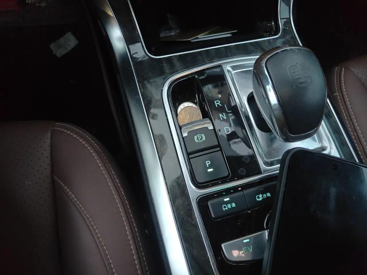 BYD Tang New Energy 2017 2.0T All-Wheel Drive Hyatt Model — миниатюра 14