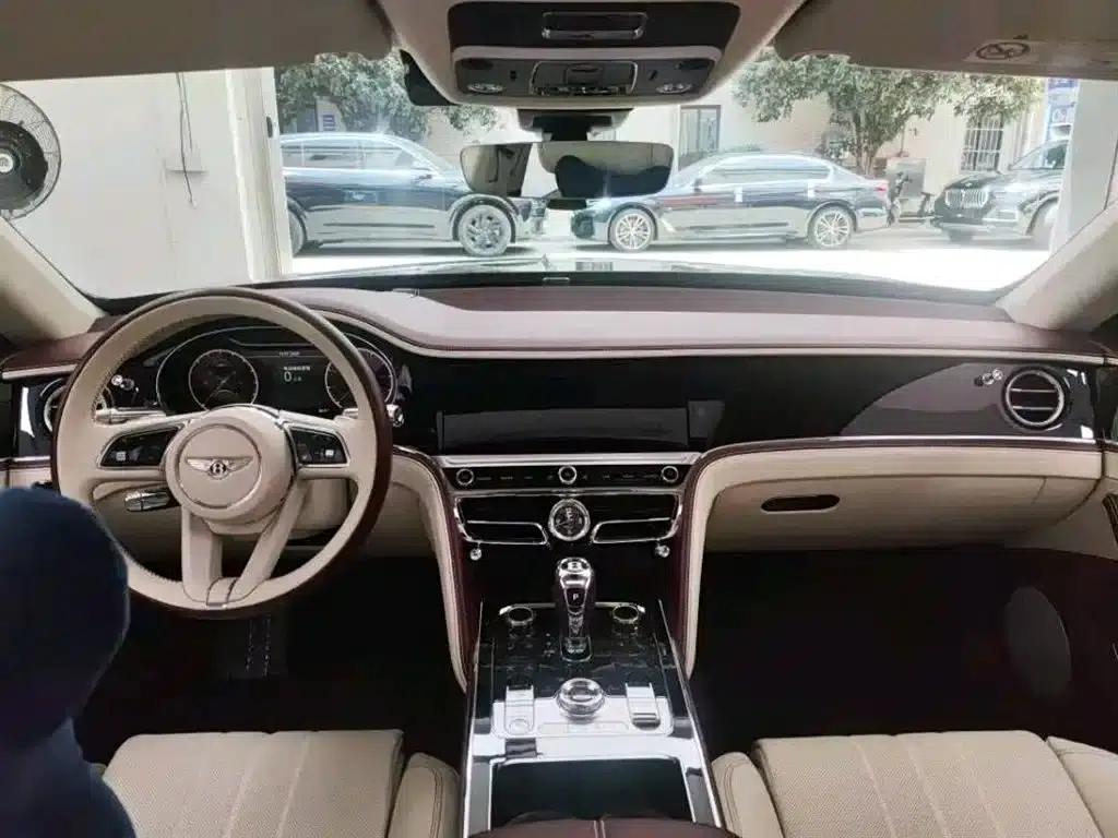 2023 Flying Spur Plug-in Hybrid 2.9T V6 Hybrid S — миниатюра 4