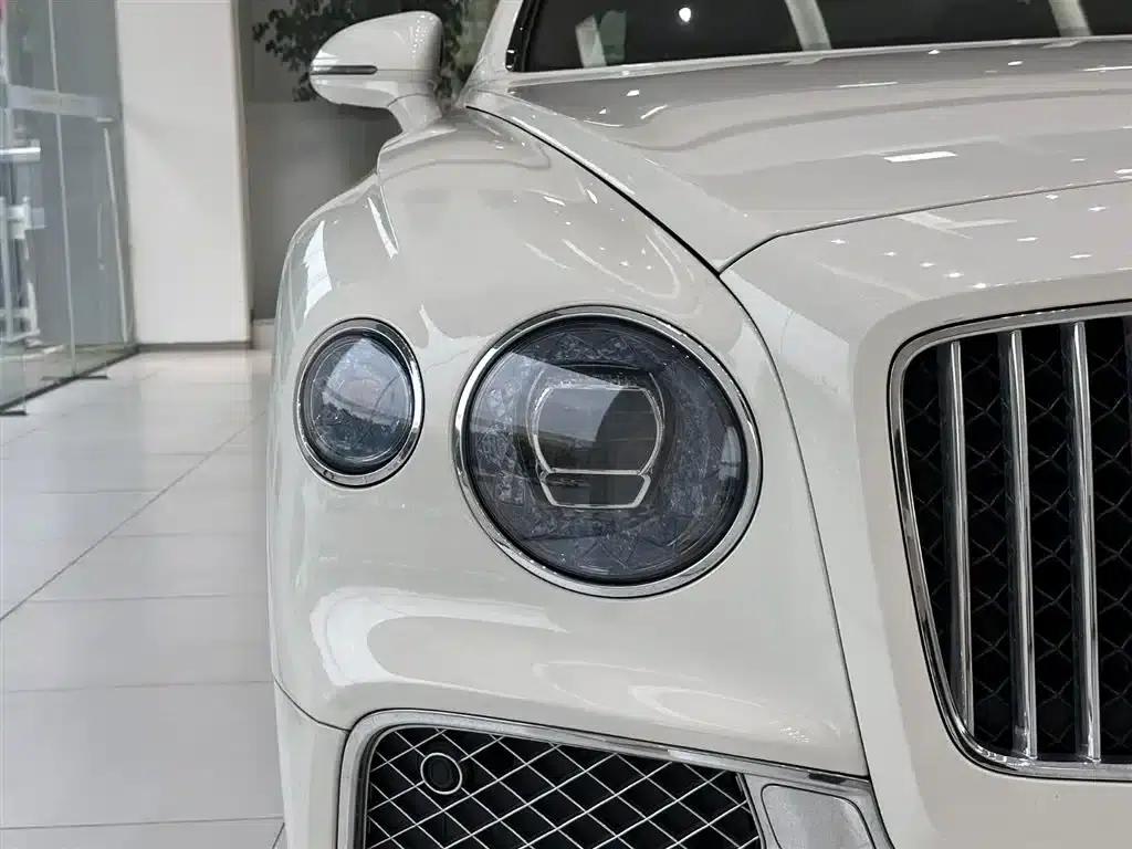 2022 Flying Spur Plug-in Hybrid 2.9T V6 — миниатюра 3