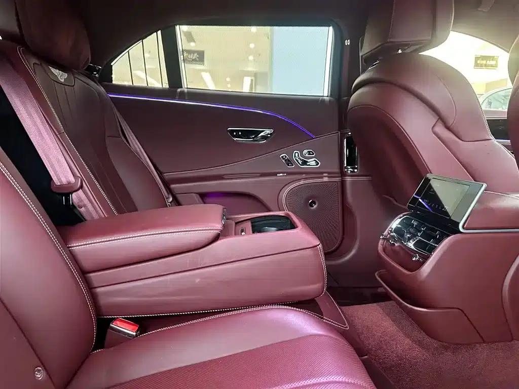 2022 Flying Spur Plug-in Hybrid 2.9T V6 — миниатюра 5
