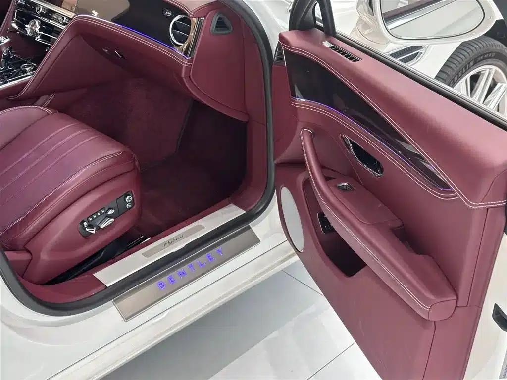 2022 Flying Spur Plug-in Hybrid 2.9T V6 — миниатюра 8