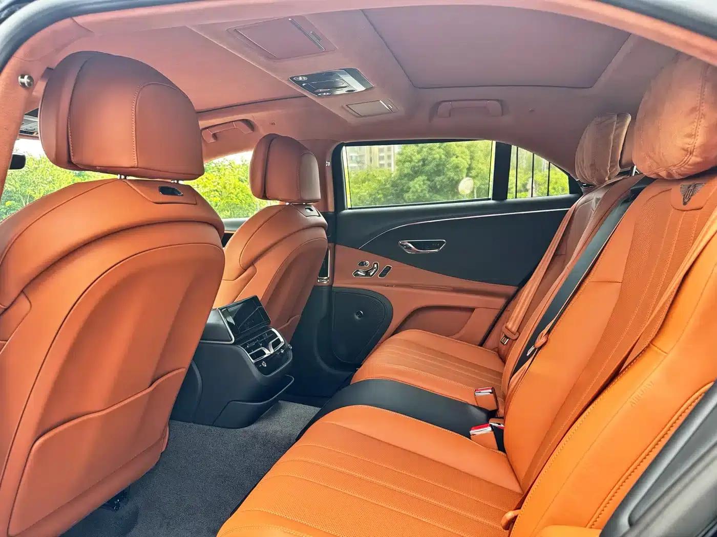 2026 Mercedes-Benz Flying Spur Plug-in Hybrid 4.0T V8 Standard Edition — миниатюра 12