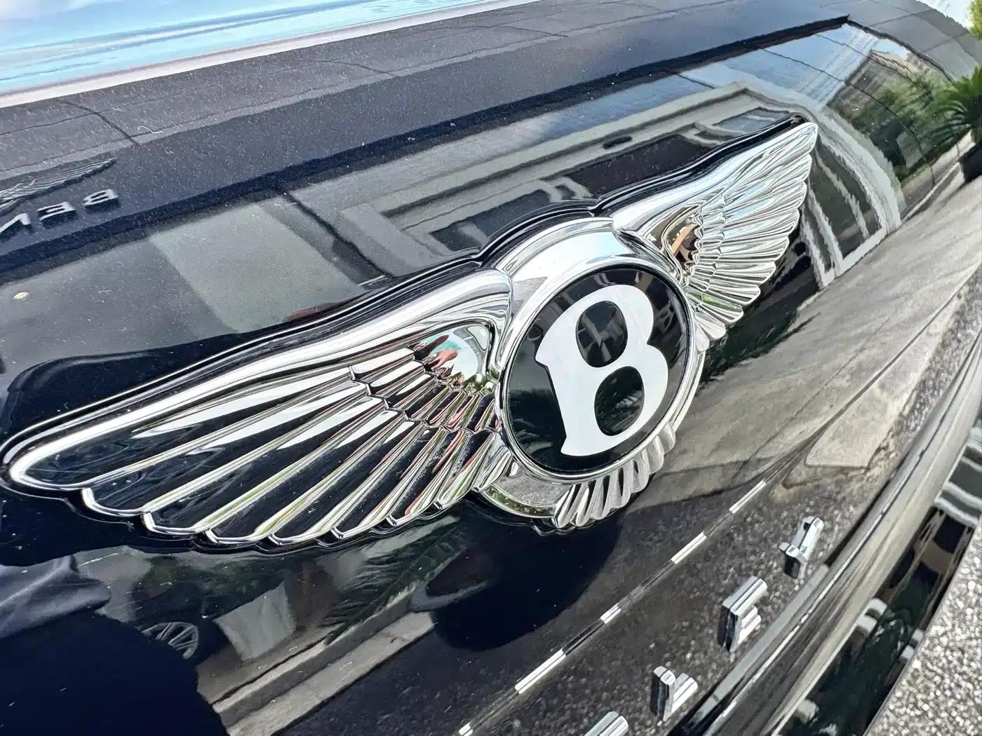 2026 Mercedes-Benz Flying Spur Plug-in Hybrid 4.0T V8 Standard Edition — миниатюра 17