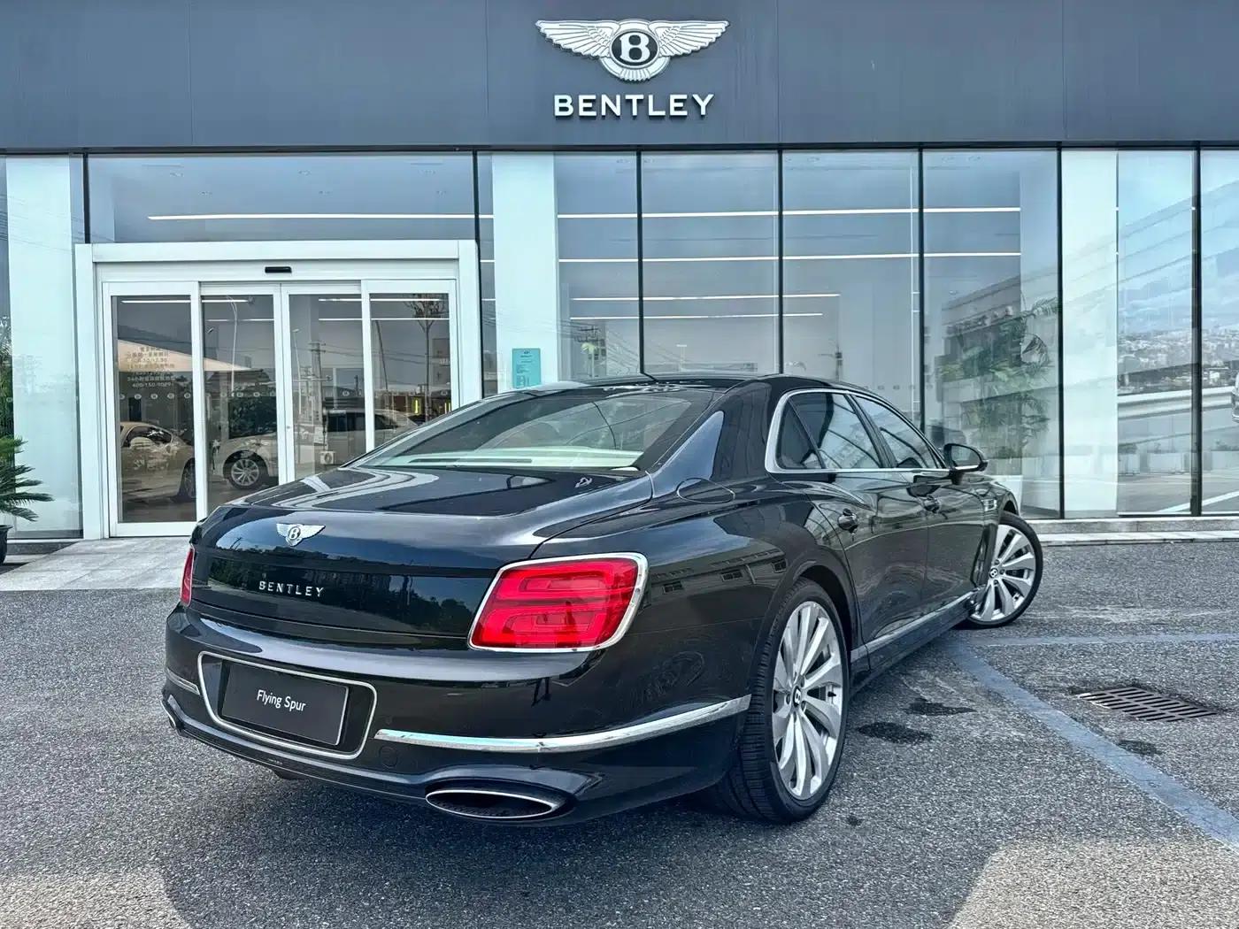 2026 Mercedes-Benz Flying Spur Plug-in Hybrid 4.0T V8 Standard Edition — миниатюра 4