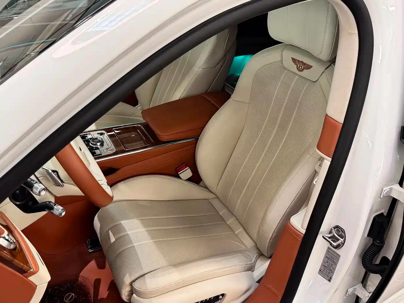 2022 Flying Spur Plug-in Hybrid 2.9T V6 — миниатюра 19