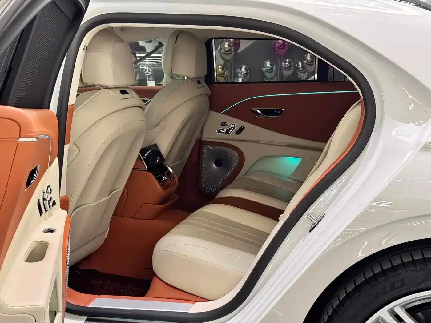 2022 Flying Spur Plug-in Hybrid 2.9T V6 — миниатюра 21