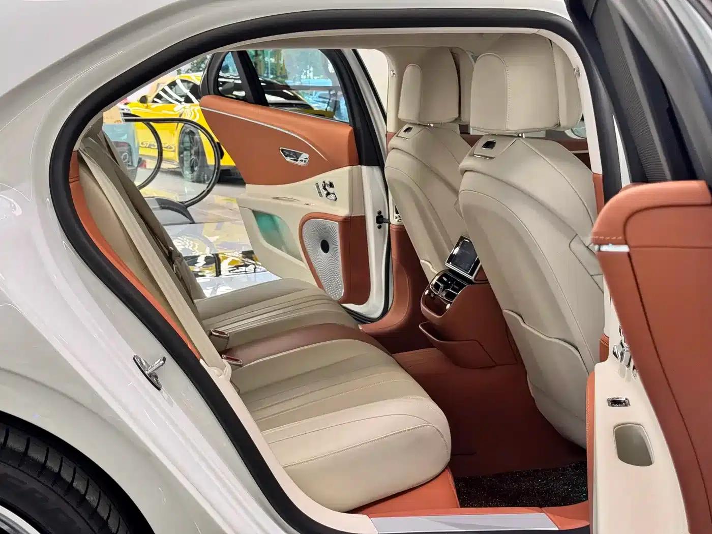 2022 Flying Spur Plug-in Hybrid 2.9T V6 — миниатюра 25