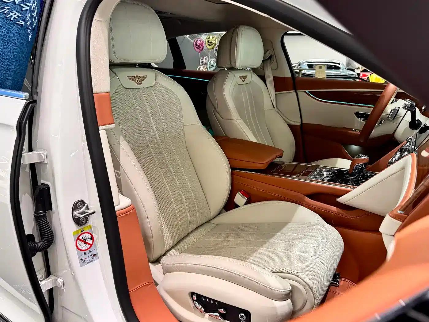 2022 Flying Spur Plug-in Hybrid 2.9T V6 — миниатюра 26