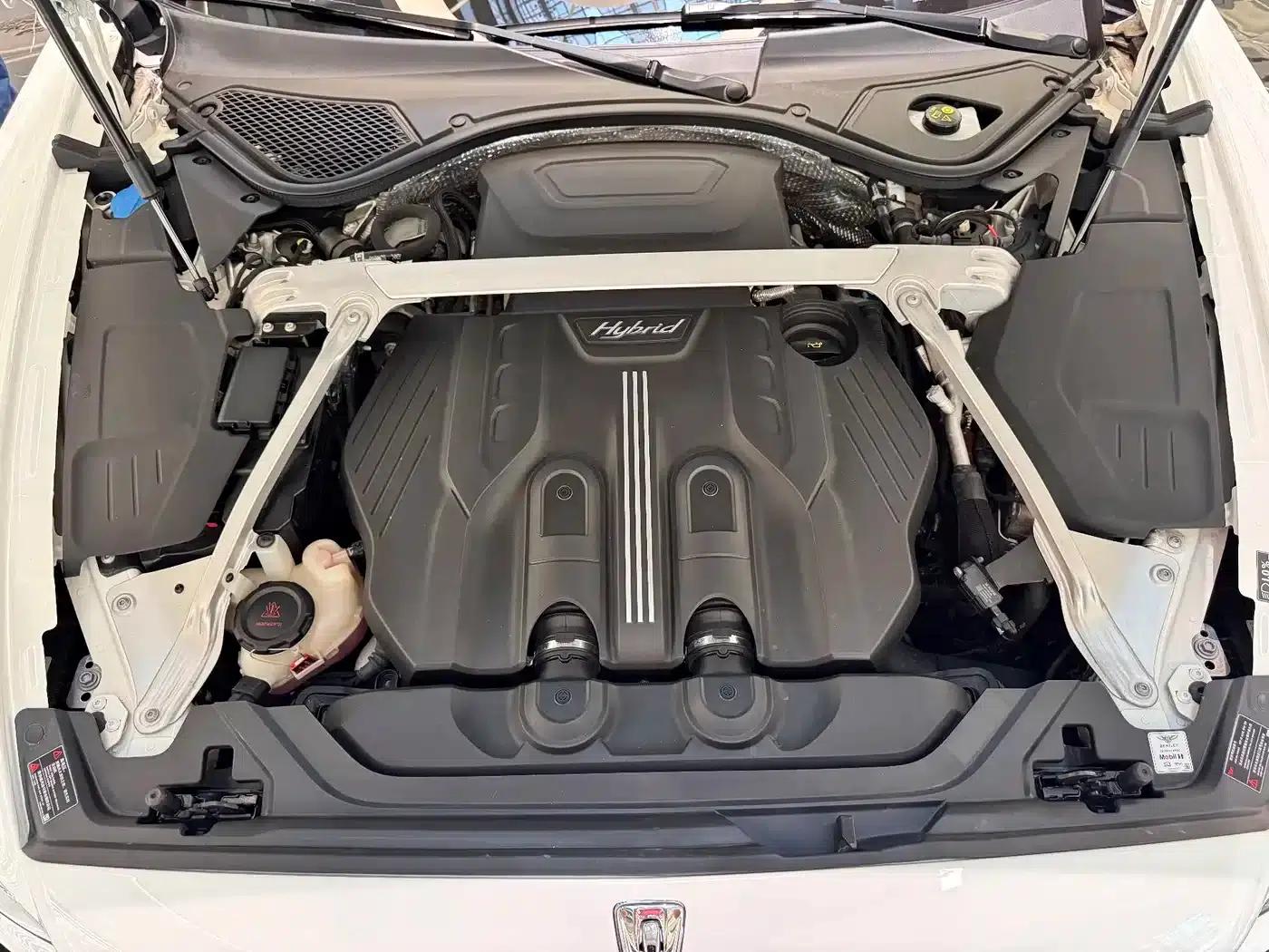 2022 Flying Spur Plug-in Hybrid 2.9T V6 — миниатюра 27