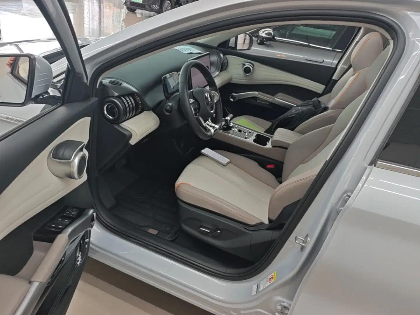 BYD Yuan PLUS 2024 Honor Edition 510KM Beyond Model — миниатюра 17