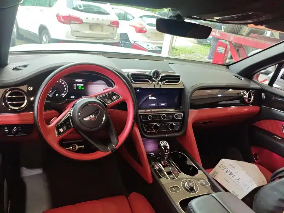 Bentayga Plug-in Hybrid 2021 3.0T PHEV — миниатюра 3