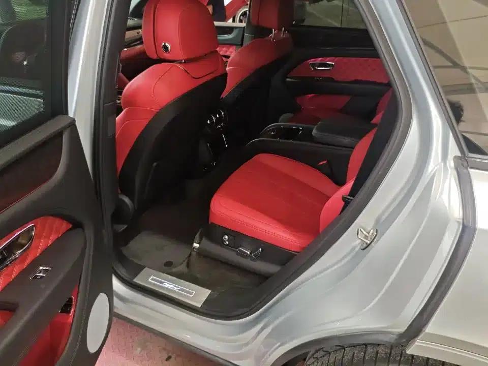 Bentayga Plug-in Hybrid 2021 3.0T PHEV — миниатюра 8