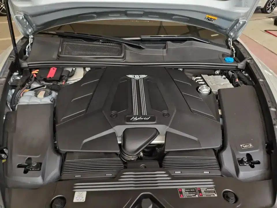 Bentayga Plug-in Hybrid 2021 3.0T PHEV — миниатюра 9