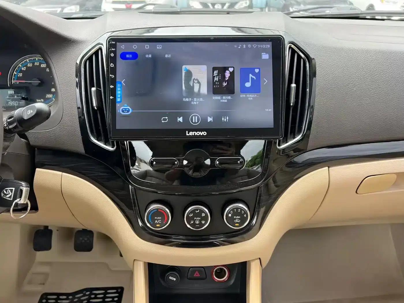 Baojun 730 2014 1.5L Manual Comfort 7-Seater — миниатюра 11