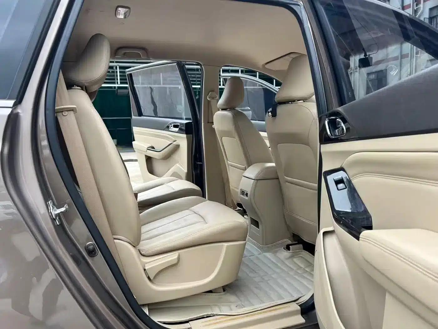 Baojun 730 2014 1.5L Manual Comfort 7-Seater — миниатюра 8