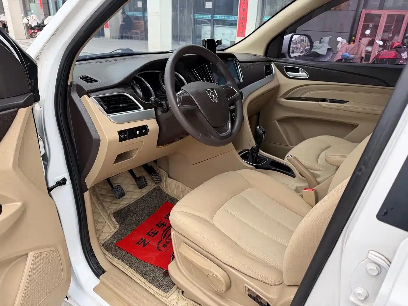 Baojun 730 2019 1.5L Manual Value Edition 7-Seater National VI Emission Standard — миниатюра 4