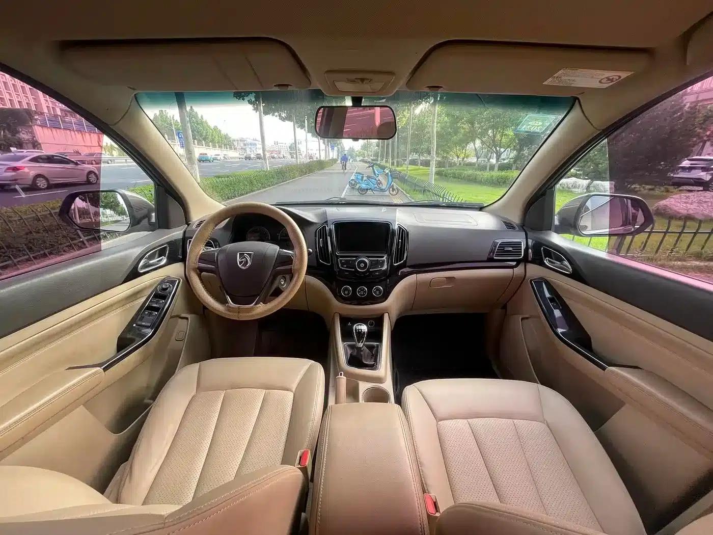 Baojun 730 2014 1.5L Manual Comfort 7-Seater — миниатюра 11
