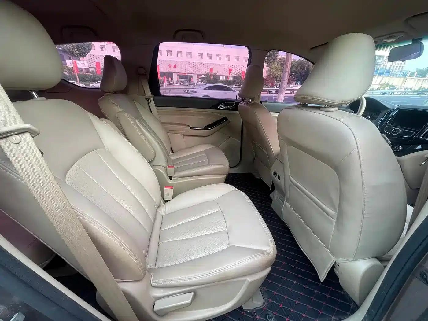 Baojun 730 2014 1.5L Manual Comfort 7-Seater — миниатюра 10