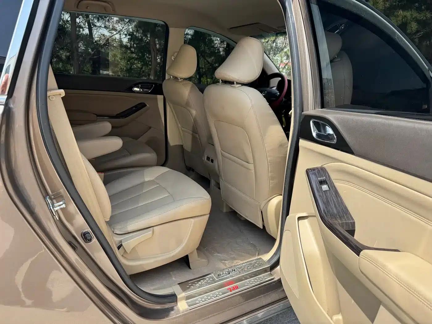 Baojun 730 2014 1.5L Manual Deluxe Navigation ESP Edition 7-Seater — миниатюра 11