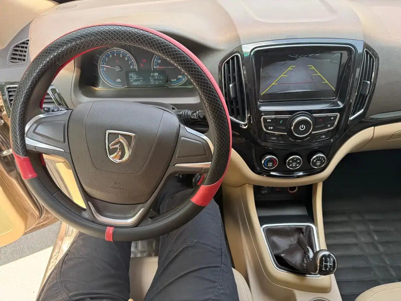Baojun 730 2014 1.5L Manual Deluxe Navigation ESP Edition 7-Seater — миниатюра 16