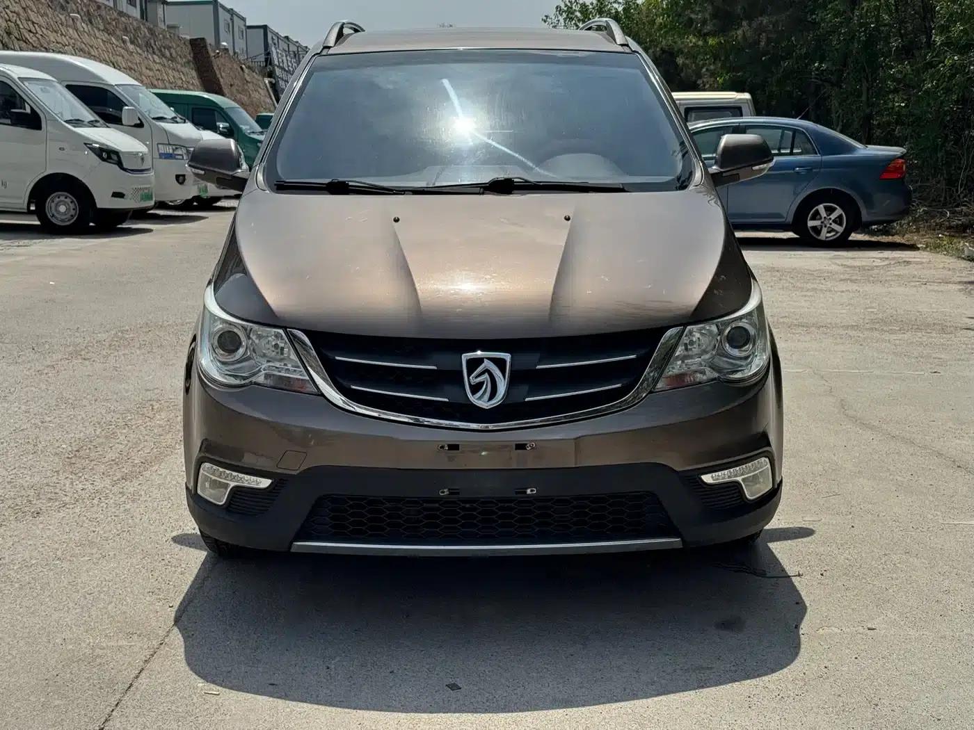 Baojun 730 2014 1.5L Manual Deluxe Navigation ESP Edition 7-Seater — миниатюра 17