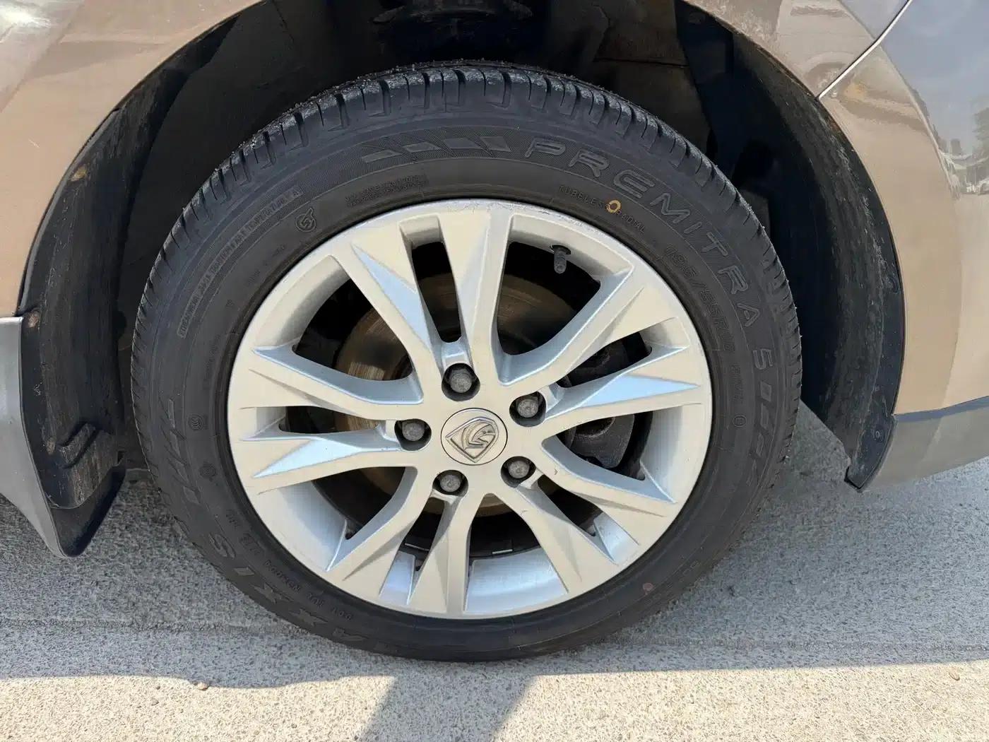 Baojun 730 2014 1.5L Manual Deluxe Navigation ESP Edition 7-Seater — миниатюра 7