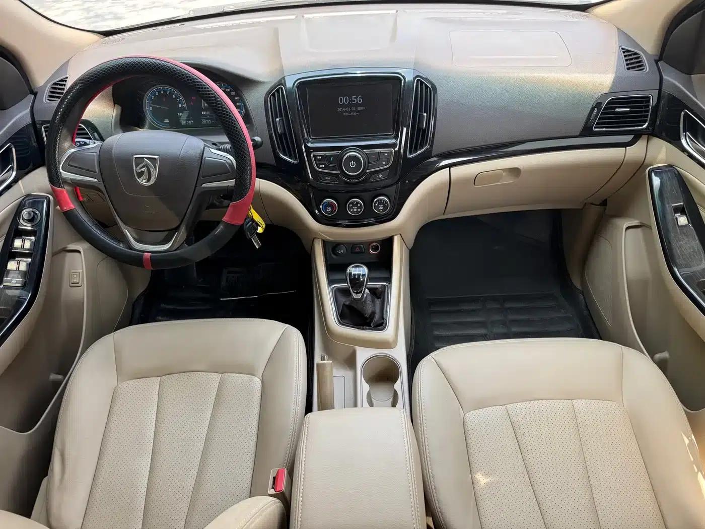 Baojun 730 2014 1.5L Manual Deluxe Navigation ESP Edition 7-Seater — миниатюра 10