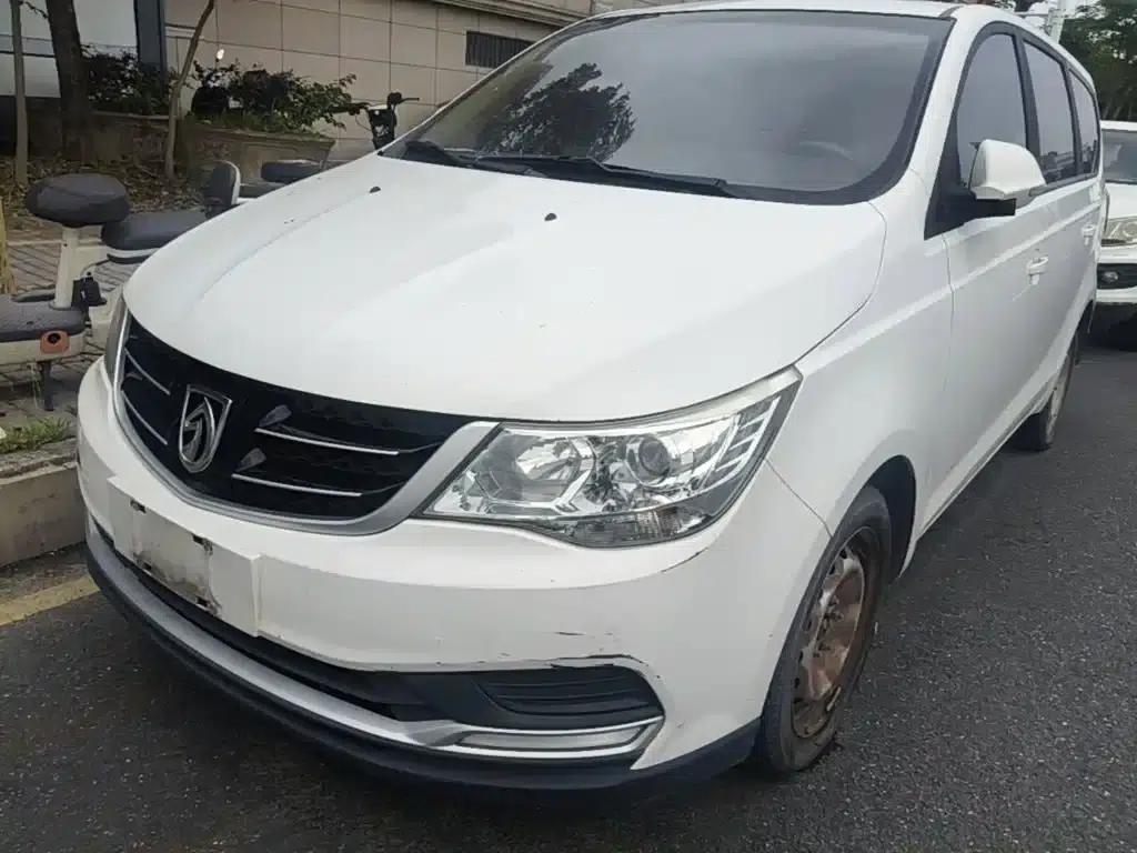 Baojun 730 2016 1.5L Manual Value Edition 7-Seater National V Emission Standard — миниатюра 2
