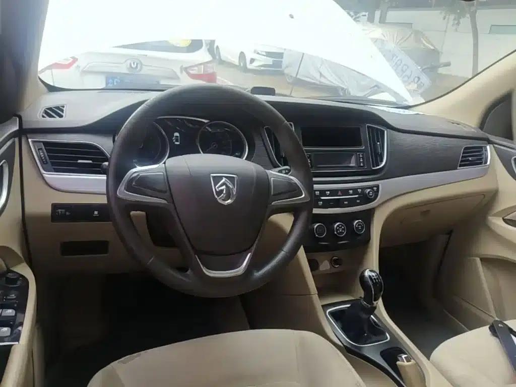 Baojun 730 2016 1.5L Manual Value Edition 7-Seater National V Emission Standard — миниатюра 6