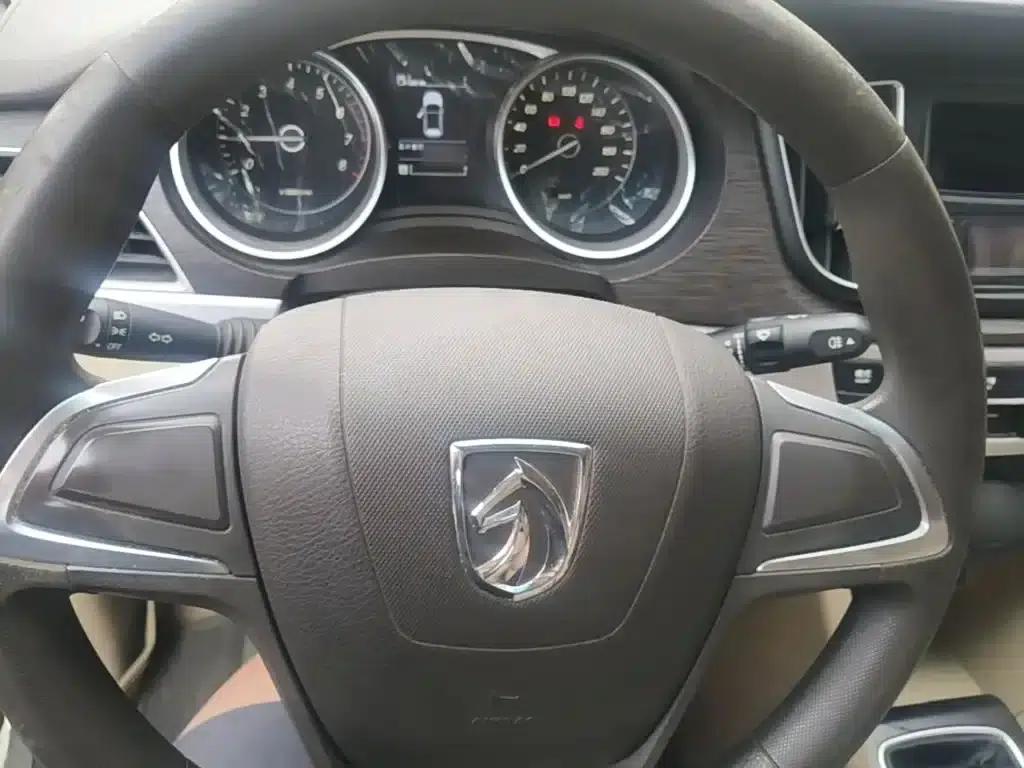 Baojun 730 2016 1.5L Manual Value Edition 7-Seater National V Emission Standard — миниатюра 7