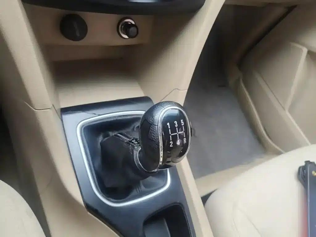 Baojun 730 2016 1.5L Manual Value Edition 7-Seater National V Emission Standard — миниатюра 10