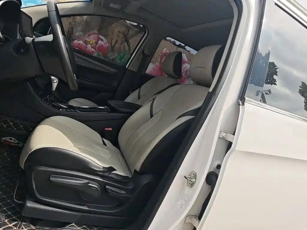 Baojun 730 2017 1.5T DCT Fashion Edition 7-seater National V Emission Standard — миниатюра 15