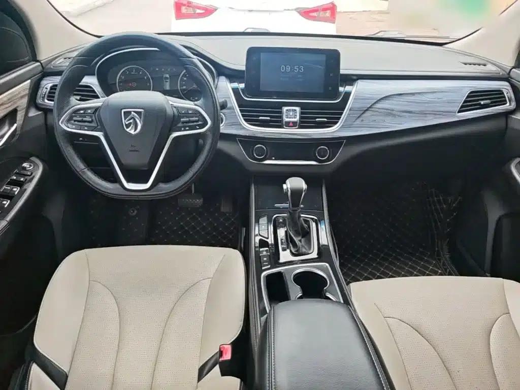Baojun 730 2017 1.5T DCT Fashion Edition 7-seater National V Emission Standard — миниатюра 10
