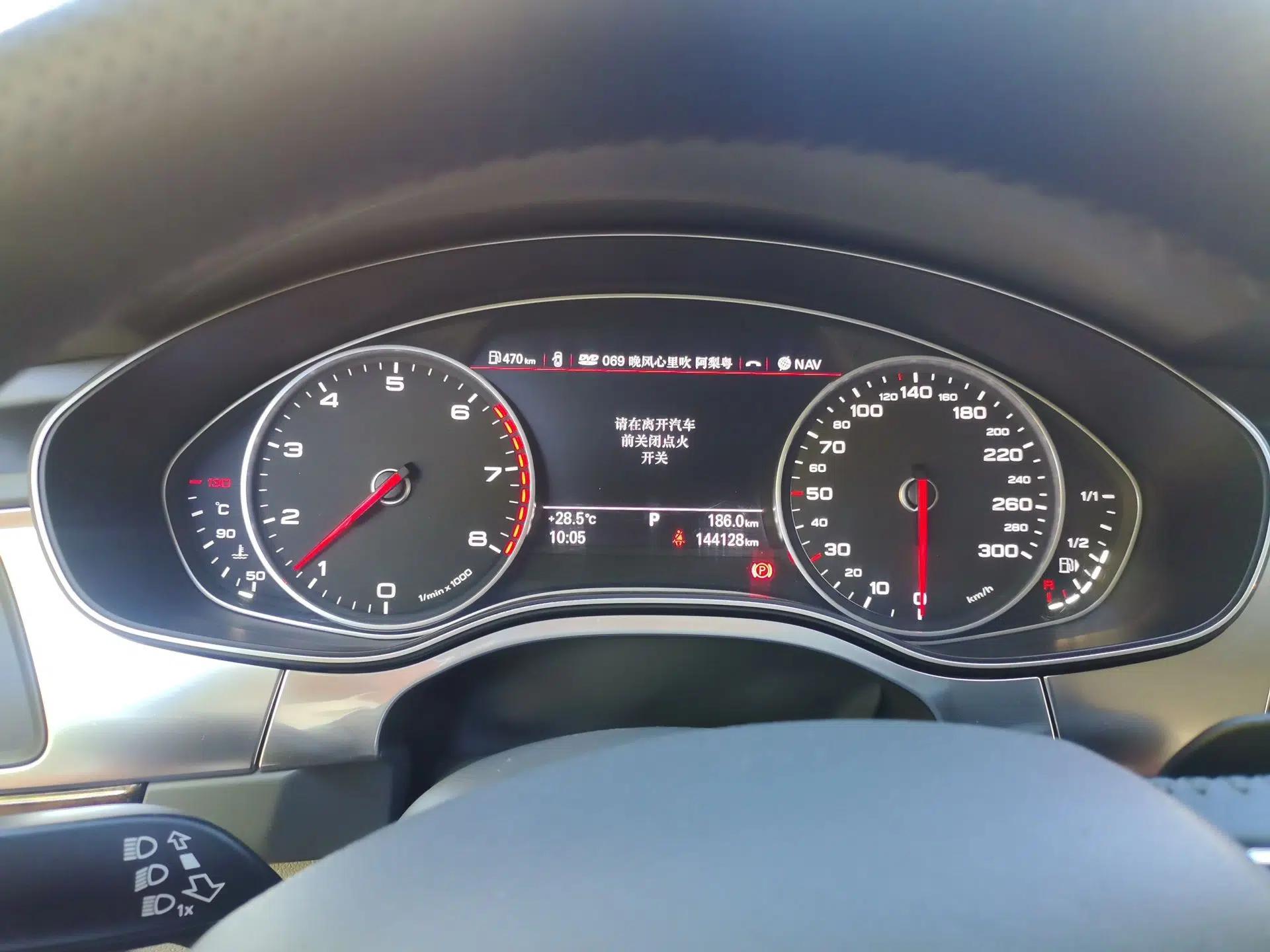 Audi A6L 2012 TFSI Standard Model — миниатюра 11
