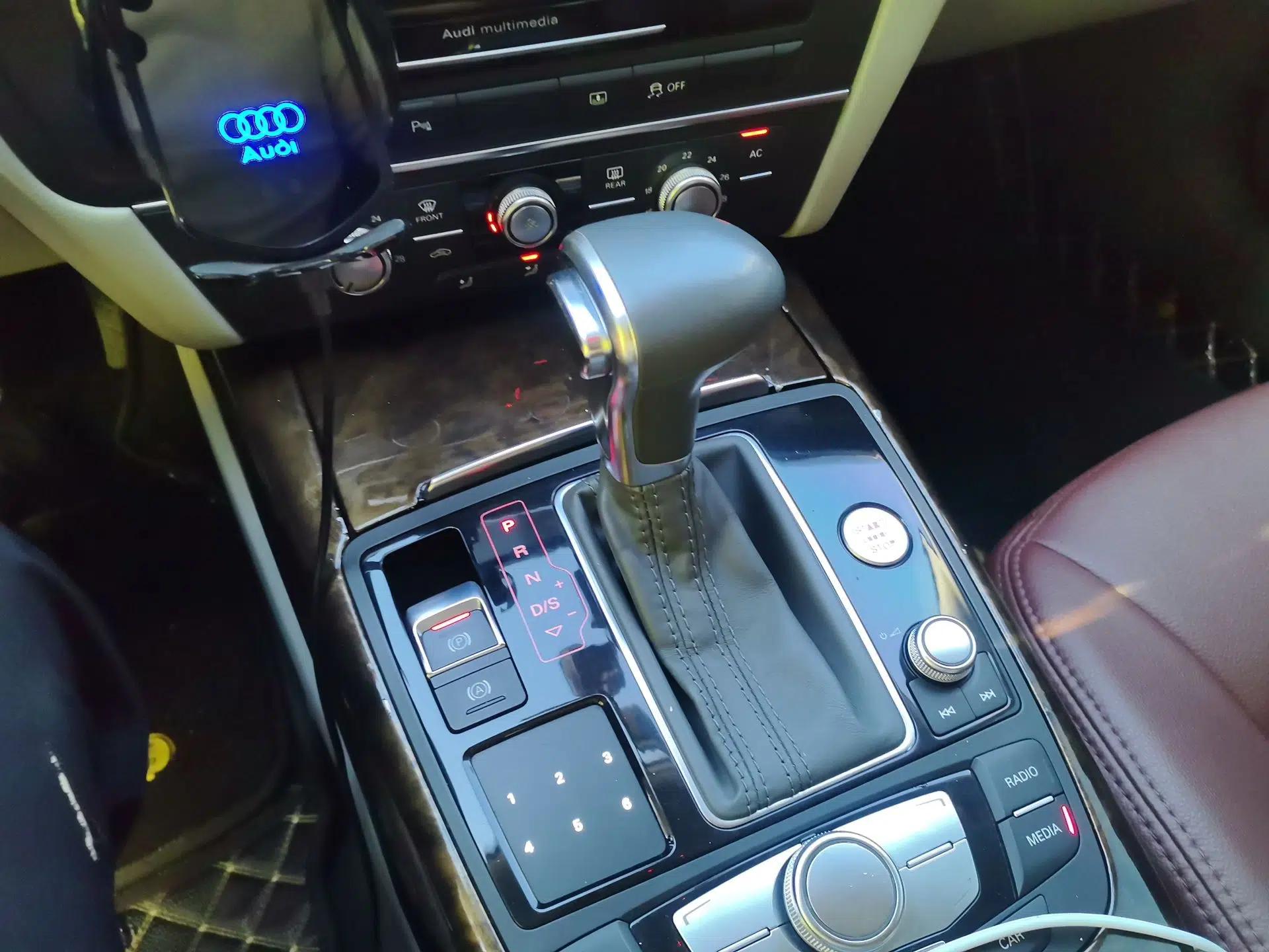 Audi A6L 2012 TFSI Standard Model — миниатюра 14