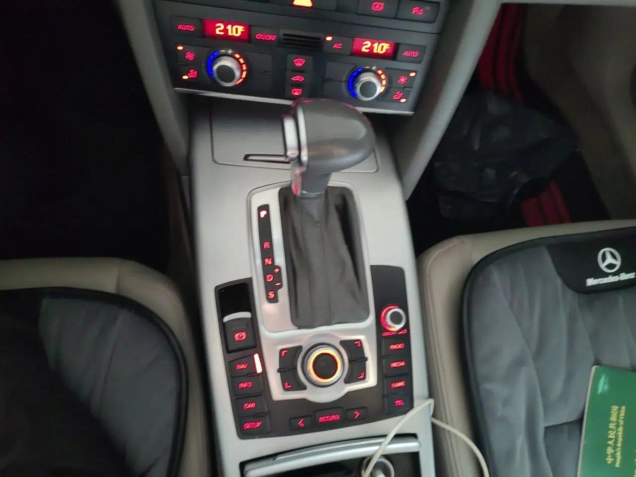 Audi A6L 2011 2.0 TFSI Automatic Standard Edition — миниатюра 14
