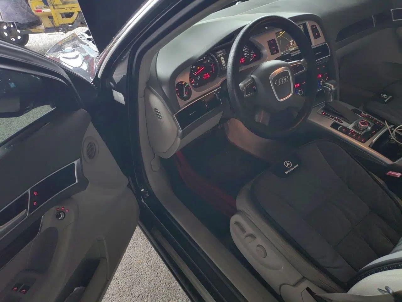 Audi A6L 2011 2.0 TFSI Automatic Standard Edition — миниатюра 16