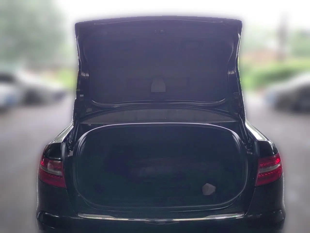 Audi A6L 2011 2.0 TFSI Automatic Standard Edition — миниатюра 19