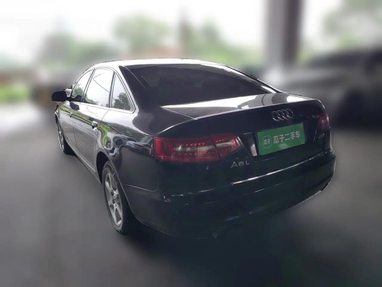 Audi A6L 2011 2.0 TFSI Automatic Standard Edition — миниатюра 4
