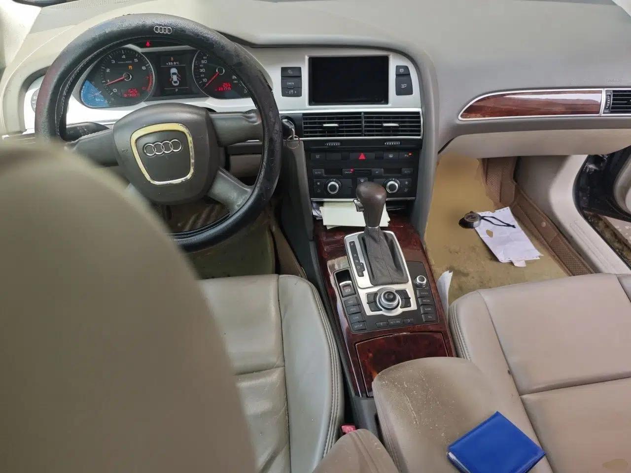 Audi A6L 2011 2.0 TFSI Automatic Standard Edition — миниатюра 9