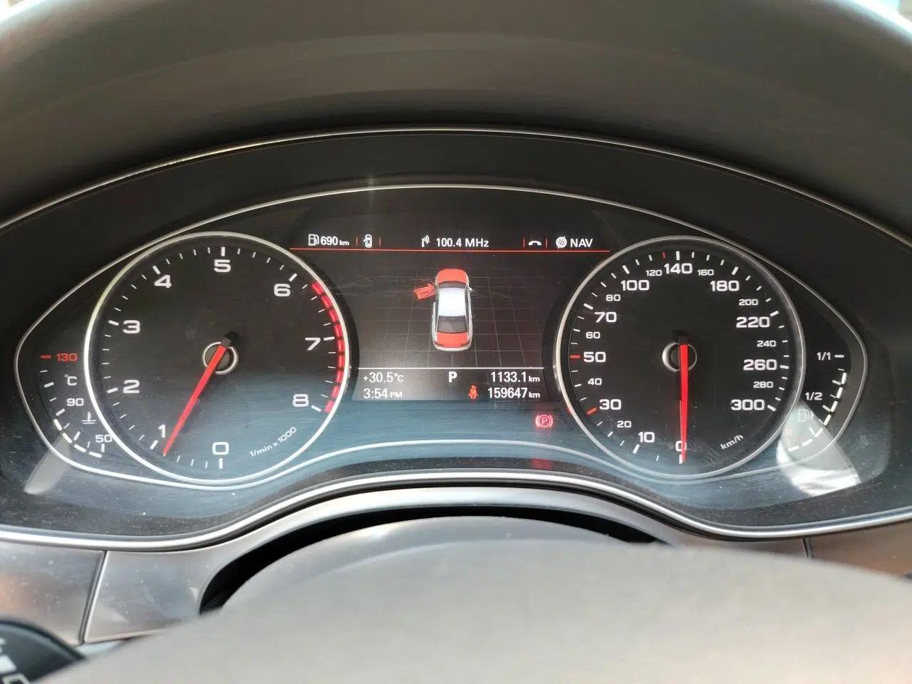 Audi A6L 2012 TFSI Standard Model — миниатюра 11