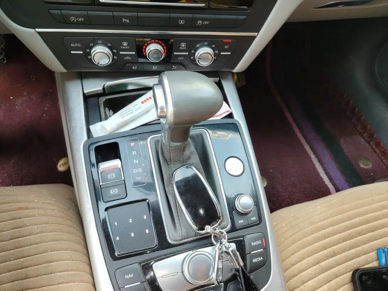 Audi A6L 2012 TFSI Standard Model — миниатюра 14