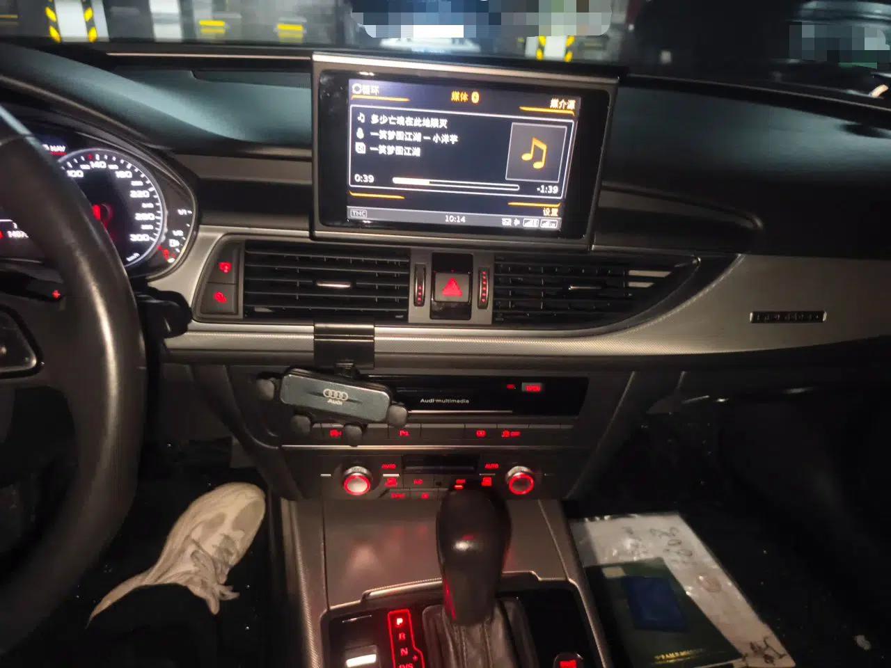 Audi A6L 2018 30th Anniversary Edition 45 TFSI quattro Sport model — миниатюра 13
