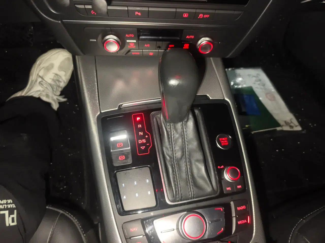 Audi A6L 2018 30th Anniversary Edition 45 TFSI quattro Sport model — миниатюра 14